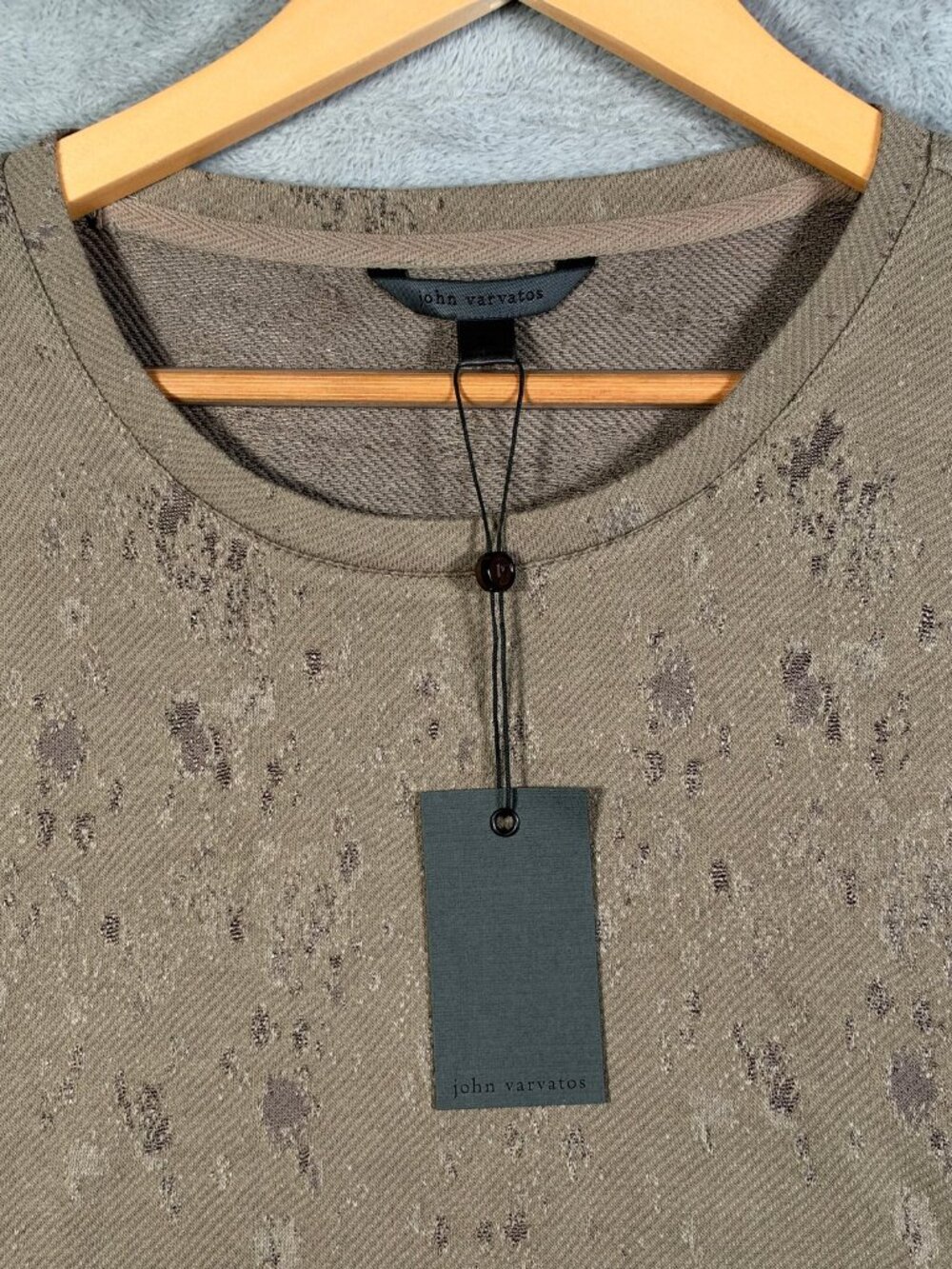 John Varvatos T Shirt Mens XL Beige Vera Long Sleeve Distressed Tee Jacquard